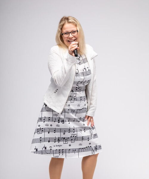 Portrait von Vanessa Benjamins beim Singen